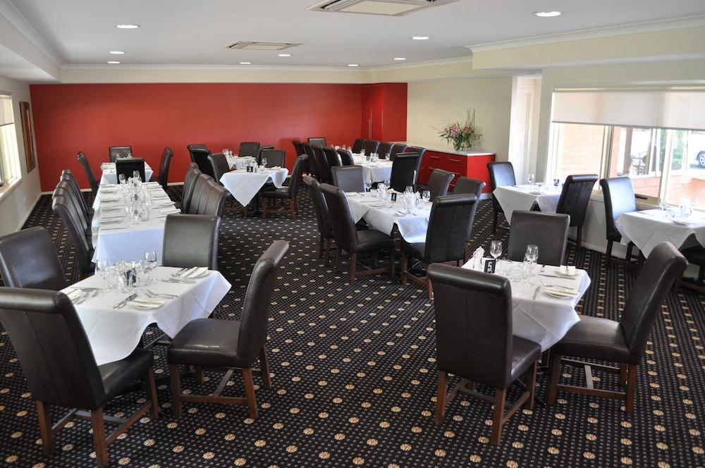 Comfort Inn Bishops Lodge Хей Екстериор снимка