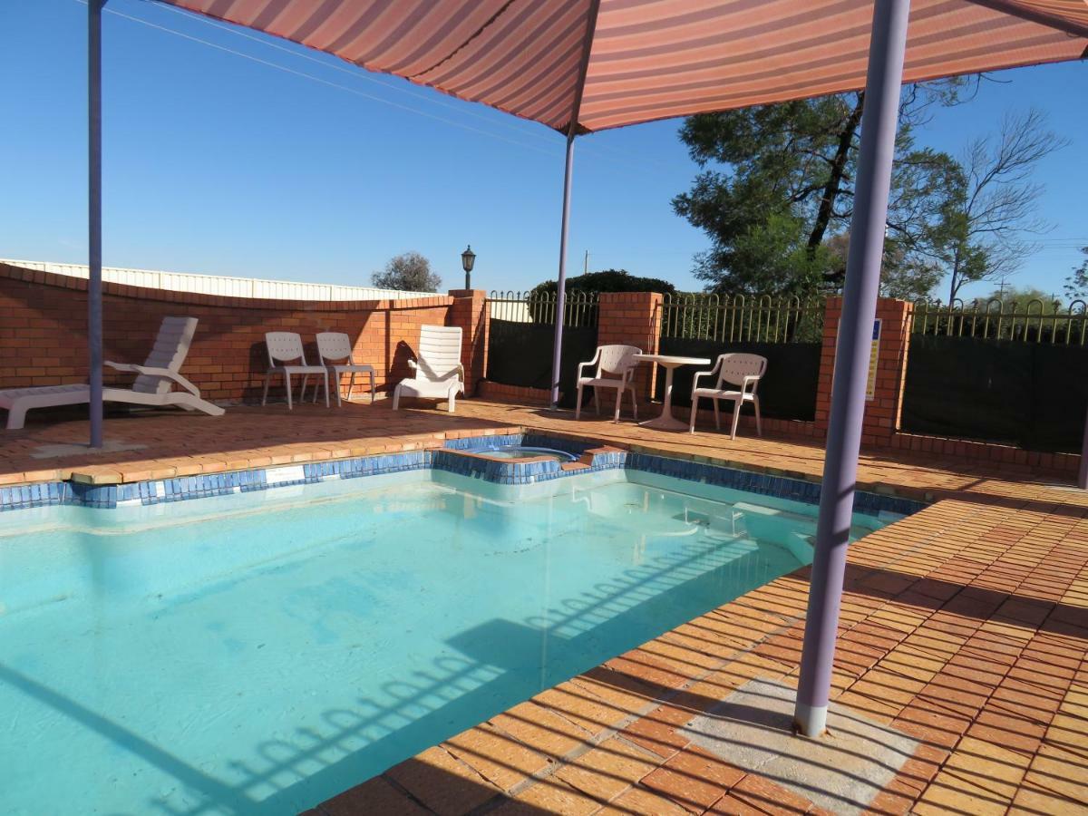Comfort Inn Bishops Lodge Хей Екстериор снимка